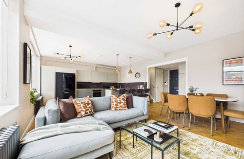 Hoxton Apartment | Luxury 2-Bedroom Duplex in London's Tech Hub