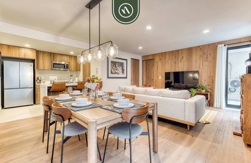 Hipodromo Apartment | Luxury 2 BR Condo - Rooftop Pool with City View