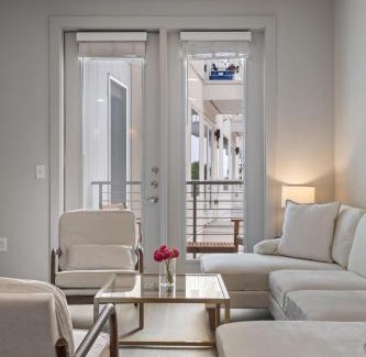Windsor Park Apartment | Luxury 2-BR with Juliet Balcony