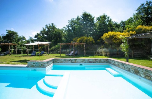 Trequanda Apartment | Luxury 2 Rooms Apt Pine in Siena Resort