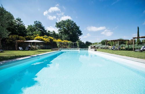 Trequanda Apartment | Luxury 2 Rooms Apt Pine in Siena Resort