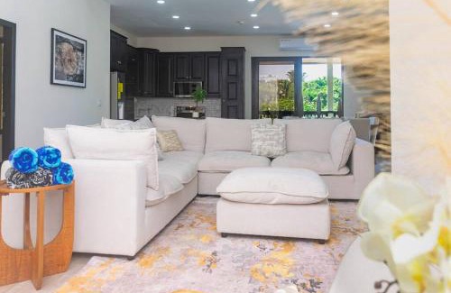 Antoneys Cay Villa | Luxury 3 Bdrms villa with private-pool and full-concierge