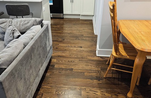 Tri-Taylor Apartment | Luxury 3-bedroom duplex with AC and WiFi in amazing Chicago