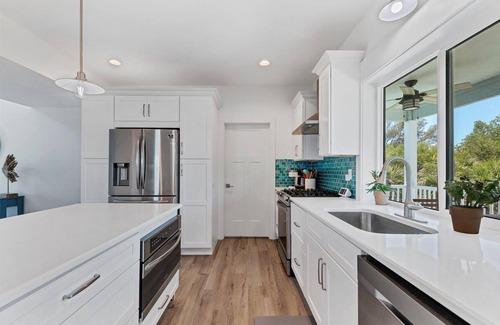 Palm Island House | Luxury 3 Bedroom home on deep water canal!