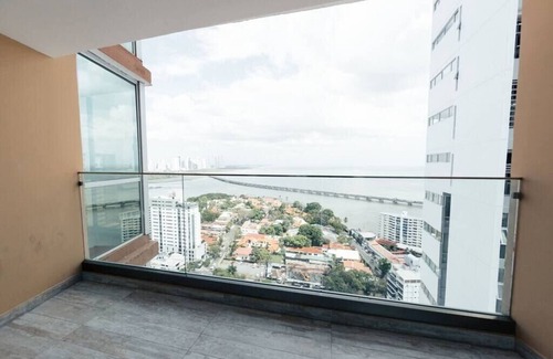Tumba Vieja Apartment | Luxury 3 Bedroom Oceanview apt w parking balcony
