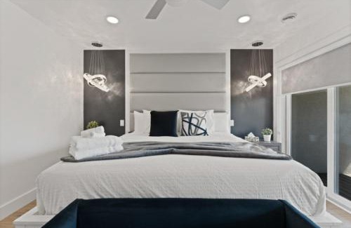 Leamington House | Luxury 3 level, 3 Bedroom 171-9 Condos