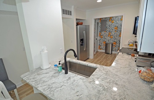 Crescent Beach Villa | Luxury 3BR2B Condo with Pool, Close to Beach, Sleeps 8