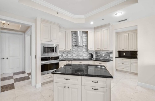 Jupiter Condo | LUXURY 4-Ensuites Beach condo in Jupiter 100 Yards to Ocean!Ocean Views!