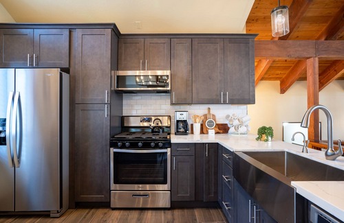 Truckee Cabin | Luxury 5 Bd Tahoe Donner Home - 2 Master King Bed Suites -New HotTub!