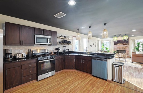 DeSoto House | Luxury 5BR Getaway w/Pool, Hot Tub & Cinema