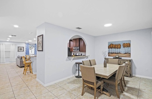 Loughman Resort | Luxury 6-Bed Family Villa: Pool, Spa & BBQ Retreat