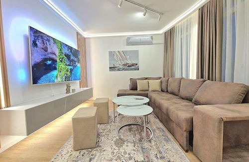 Odesos Apartment | Luxury Apartment. 75 inches TV