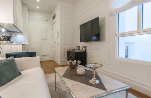 Huertas Apartment | Luxury Apartment for two In Neptuno