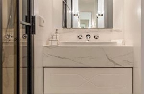 Huertas Apartment | Luxury Apartment for two In Neptuno