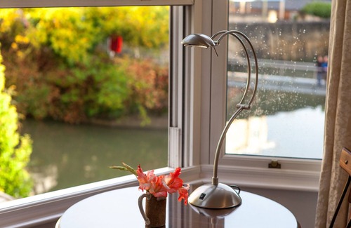 Oxford City Centre Apartment | Luxury Apartment with river views in the city centre