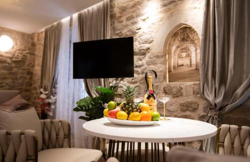 Old Town Apartment | Luxury Apartments Lilly 1