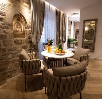 Old Town Apartment | Luxury Apartments Lilly 1
