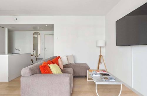 Sydhavnen Apartment | Luxury Apt with Harbor Views