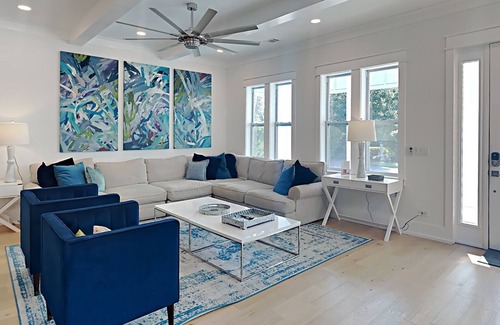 Fort Walton Beach - Destin House | Luxury Beach Home | Private Pool, Carriage House, 4 Bikes & Much More