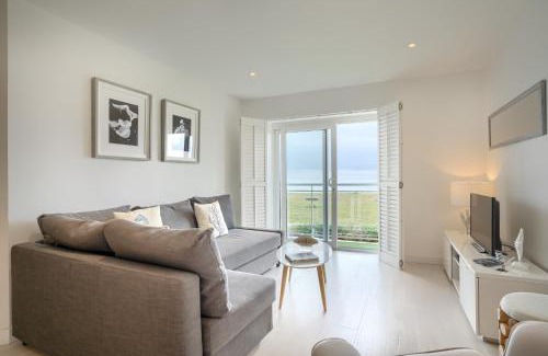 Eastbourne Apartment | LUXURY BEACHFRONT OUTSTANDING 2 bedroom APARTMENT