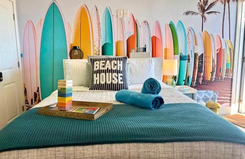 Daytona Beach Apartment | Luxury Beachfront Studio - Private Balcony with Ocean View - Heated Pool - Hot Tub - Tiki Bar - Sauna