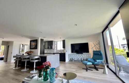 Beverly Grove Apartment | Luxury Beverly Hills 24 Hour Security Home 2 Bedrooms Perfect Location
