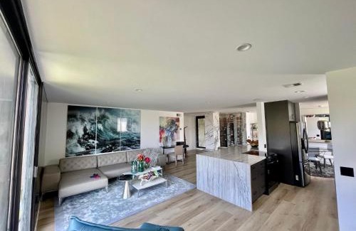 Beverly Grove Apartment | Luxury Beverly Hills 24 Hour Security Home 2 Bedrooms Perfect Location