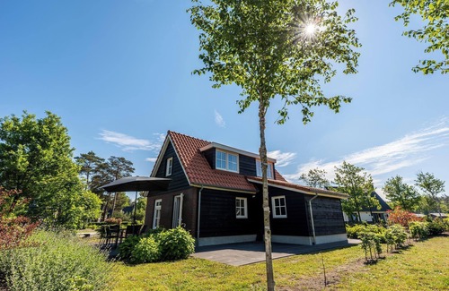 Lochem House | Luxury bungalow with dishwasher and box spring beds