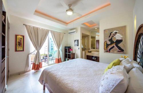 Emiliano Zapata Apartment | Luxury Condo in Romantic Zone, 2 Blocks from Beach