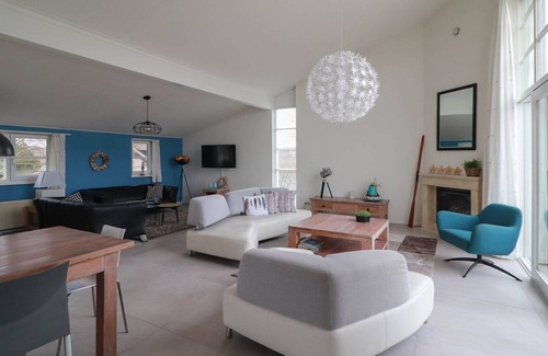 Makkum Cabin | Luxury detached villa on or near the beach