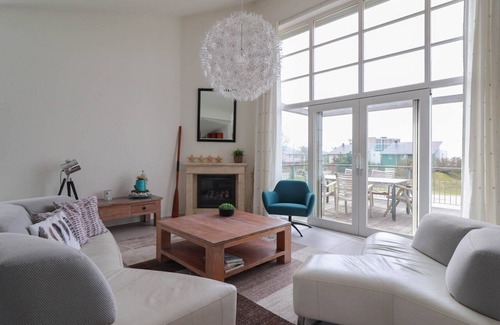 Makkum Cabin | Luxury detached villa on or near the beach