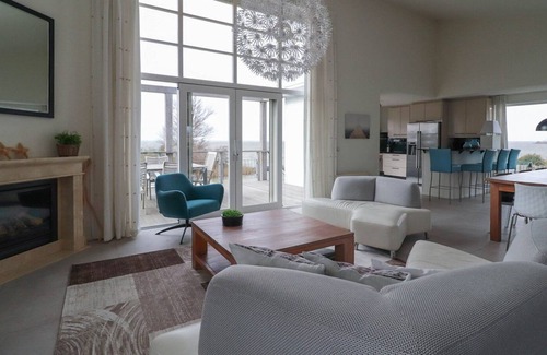 Makkum Cabin | Luxury detached villa on or near the beach