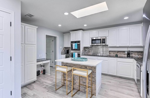 Granbury House | Luxury Granbury Home w/Private Boat Dock!