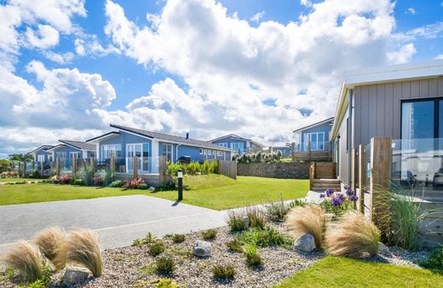 Holywell Apartment | Luxury Harlyn Lodge in Holywell Bay