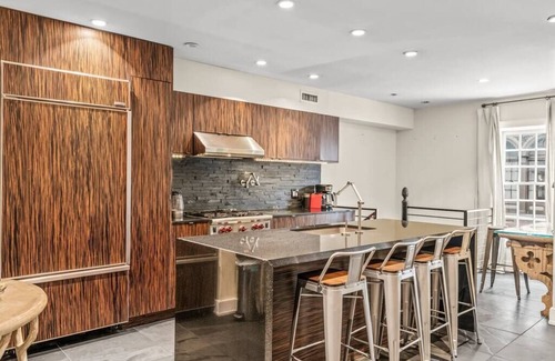 Old City House | Luxury Home | Old City | Hosted StayRafa | Parking