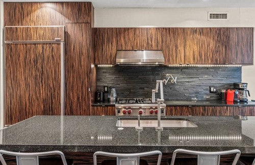 Old City House | Luxury Home | Old City | Hosted StayRafa | Parking