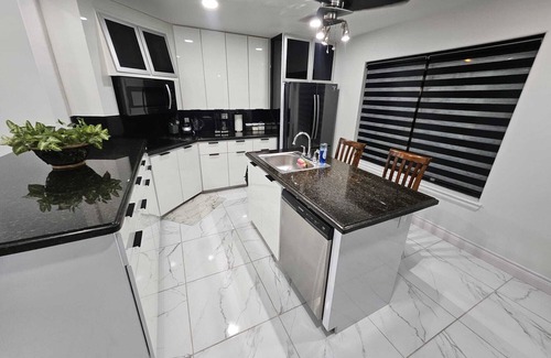 McAllen House | Luxury home with Pool, Electric Vehicle charger in McAllen near by hospitals and