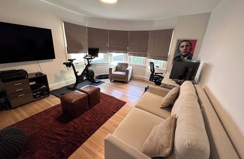 Mount Davidson Manor House | Luxury house- Safe,location-heart of SF-Pelaton and Yard
