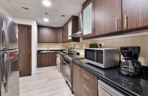 Dubai Marina Apartment | Luxury JBR Shams - Sea or Marina View - Free Beach Resorts Access!