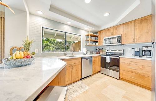 Princeville Apartment | Luxury king suite w A/C, Surfboards, Walk to Beaches & 1 Hotel, Massage Chair