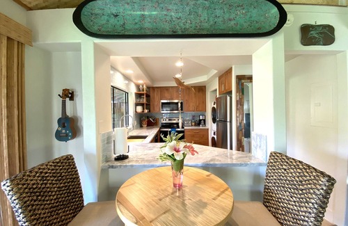 Princeville Apartment | Luxury king suite w A/C, Surfboards, Walk to Beaches & 1 Hotel, Massage Chair