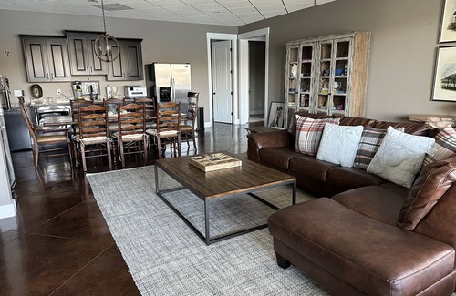 Crane Hill House | Luxury Lake House Retreat