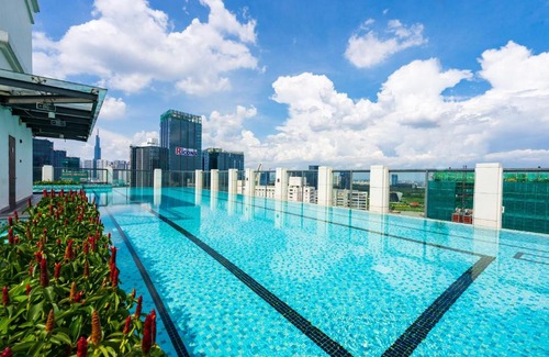 District 1 Apartment | Luxury Living in the heart of D1/3BR/Infinity Pool
