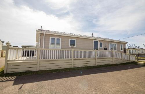 Felixstowe Other | Luxury Lodge At Suffolk Sands Holiday Park Ref 45009Mv