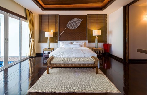 Hua Hin Villa | Luxury Mansion 6 BR on Golf Course JB