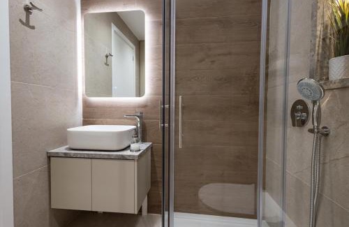 Limassol Apartment | Luxury Marina Beach Stay