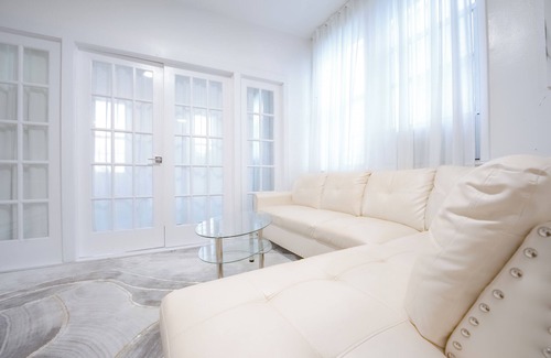 Southeast Yonkers House | Luxury NY Home close to NYC F3