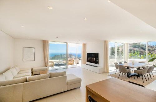 Ojen Apartment | LUXURY PENTHOUSE ROOFTOP POOL JACUZZi OCEAN VIEWS PALO ALTO MARBELLA