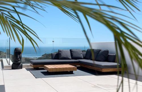 Ojen Apartment | LUXURY PENTHOUSE ROOFTOP POOL JACUZZi OCEAN VIEWS PALO ALTO MARBELLA