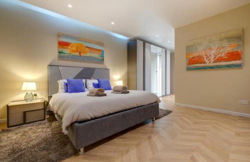 Tal-Ghoqod Apartment | Luxury Penthouse with Terrace and Views